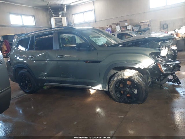 Продажа на аукционе авто 2025 Volkswagen Atlas 2.0t Peak Edition, vin: 1V2CR2CAXSC501058, номер лота: 44240923