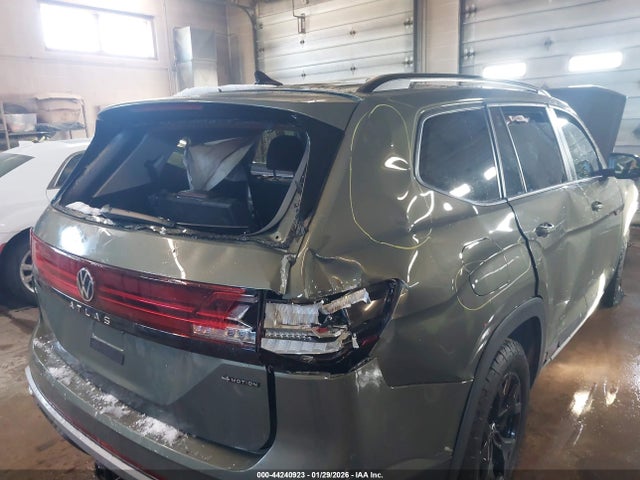 Продажа на аукционе авто 2025 Volkswagen Atlas 2.0t Peak Edition, vin: 1V2CR2CAXSC501058, номер лота: 44240923