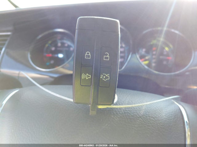 44240963 :رقم المزاد ، 1FAHP2JW5BG163272 vin ، 2011 Ford Taurus Limited مزاد بيع