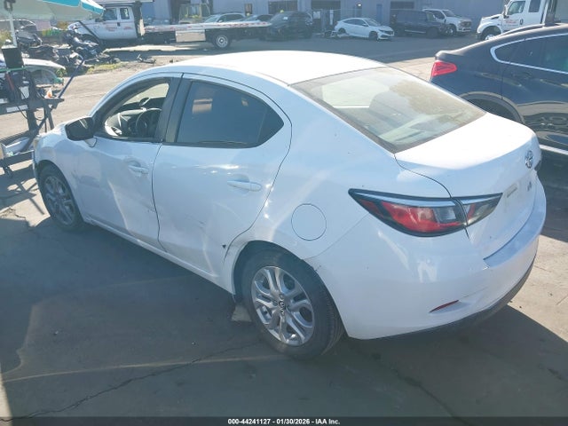 3MYDLBYV0HY170057 Toyota YARIS IA