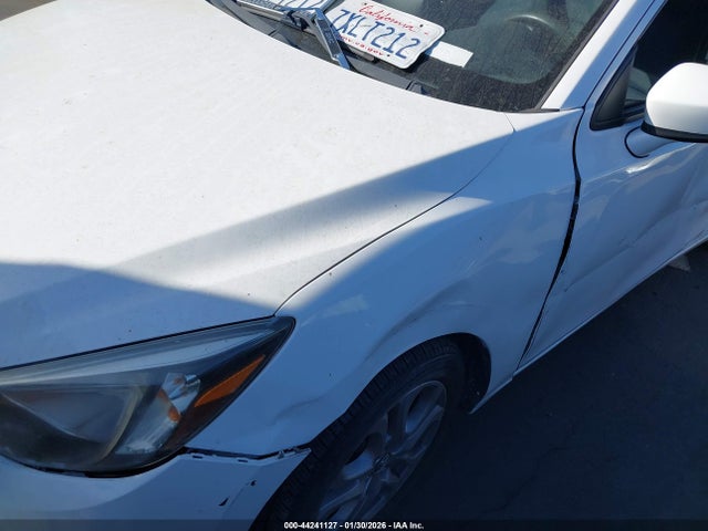3MYDLBYV0HY170057 Toyota YARIS IA