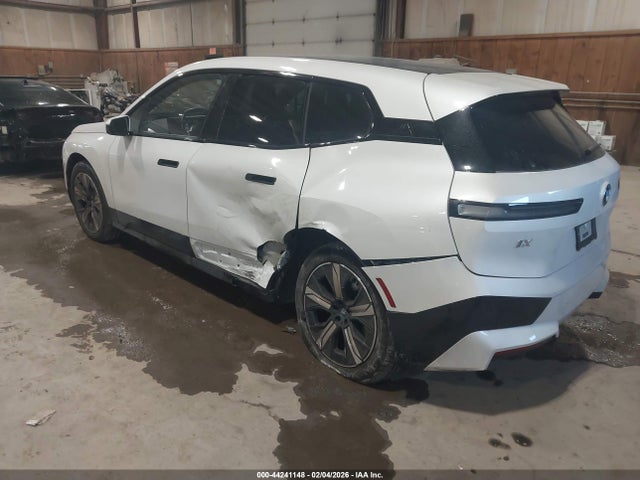 2025 BMW IX WB523CF00SCT27830 Photo 2