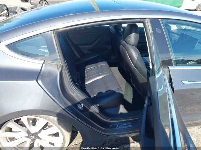 Продаж на аукціоні авто 2018 Tesla Model 3 Long Range/performance, vin: 5YJ3E1EBXJF064077, номер лоту: 44241290