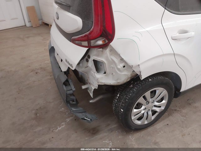 KNDJ23AU9L7702251 KIA SOUL LX