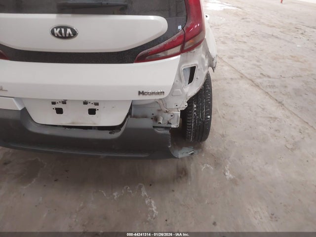 KNDJ23AU9L7702251 KIA SOUL LX