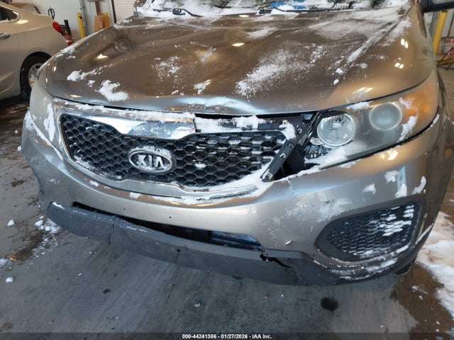 44241386 :رقم المزاد ، 5XYKTCA14BG121636 vin ، 2011 Kia Sorento Lx مزاد بيع