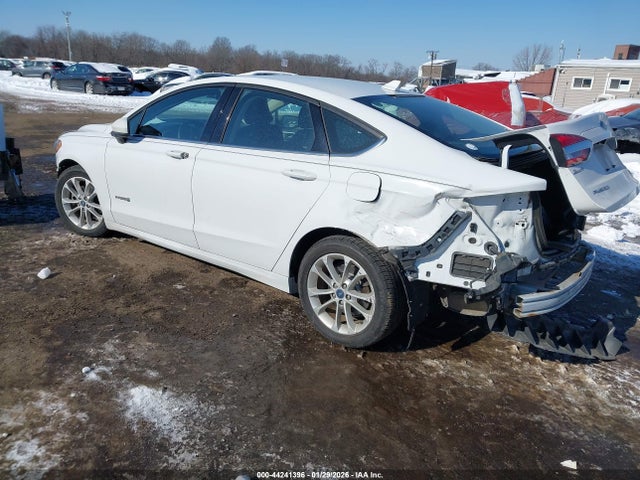 2019 FORD FUSION HYBRID 3FA6P0LU1KR110990 Photo 2