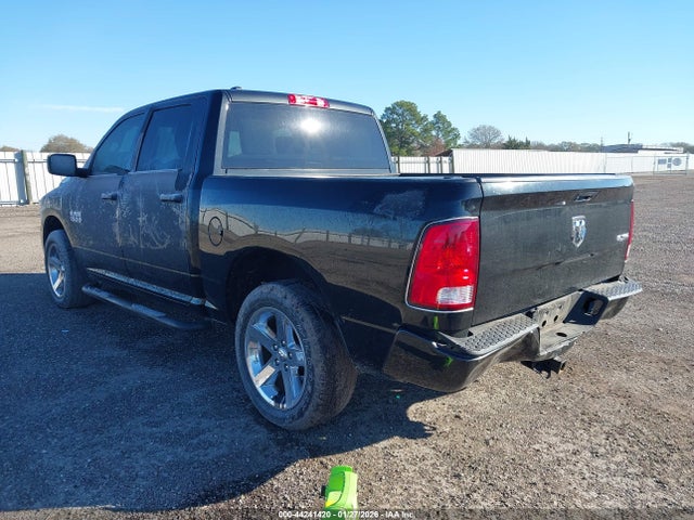 2017 RAM 1500 1C6RR7KGXHS717819 Photo 2