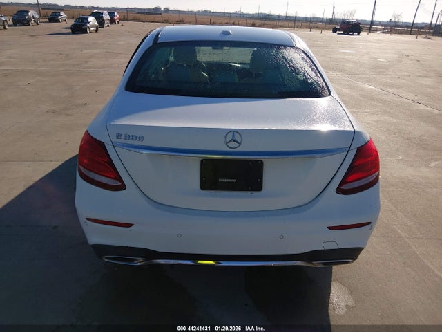 WDDZF4JB7KA516131 Mercedes-Benz E 300