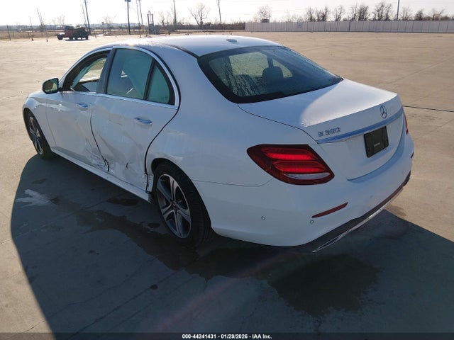 WDDZF4JB7KA516131 Mercedes-Benz E 300