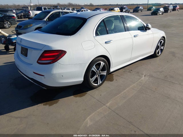 WDDZF4JB7KA516131 Mercedes-Benz E 300