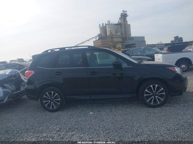 JF2SJGEC3JH553845 Subaru Forester 2.0xt Premium