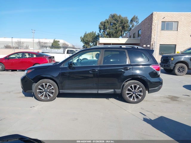 JF2SJGEC3JH553845 Subaru Forester 2.0xt Premium