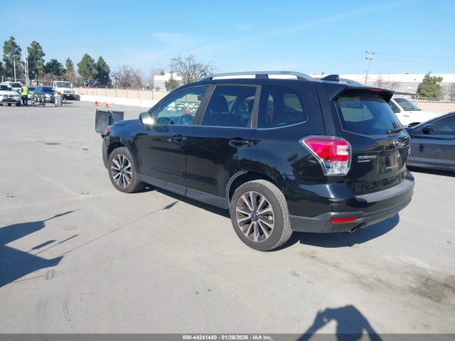 JF2SJGEC3JH553845 Subaru Forester 2.0xt Premium
