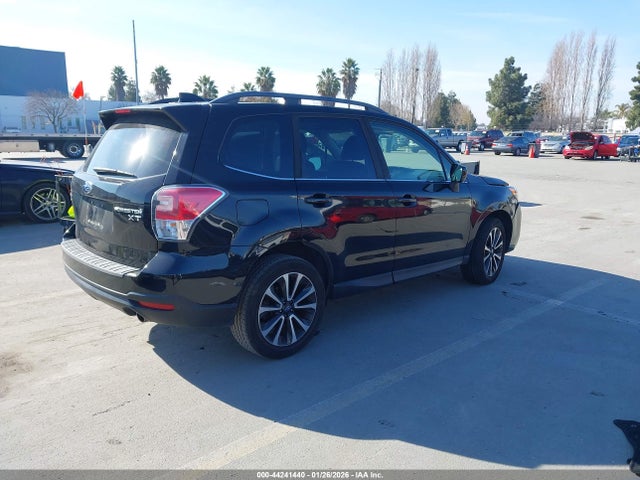JF2SJGEC3JH553845 Subaru Forester 2.0xt Premium