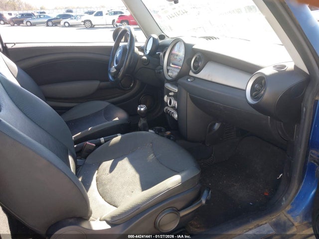 2008 MINI COOPER WMWMF33568TU68928 Photo 4
