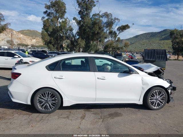 3KPF54AD5NE431257 KIA Forte Gt-line