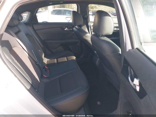 3KPF54AD5NE431257 KIA Forte Gt-line