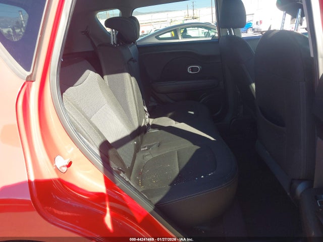 KNDJP3A53H7438672 KIA SOUL +