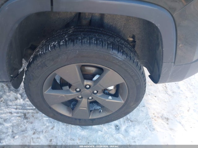 1C4PJMCS2GW239623 Jeep Cherokee 75th Anniversary
