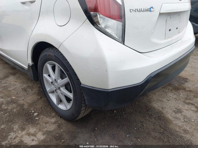 JTDKDTB34H1593888 Toyota Prius C One