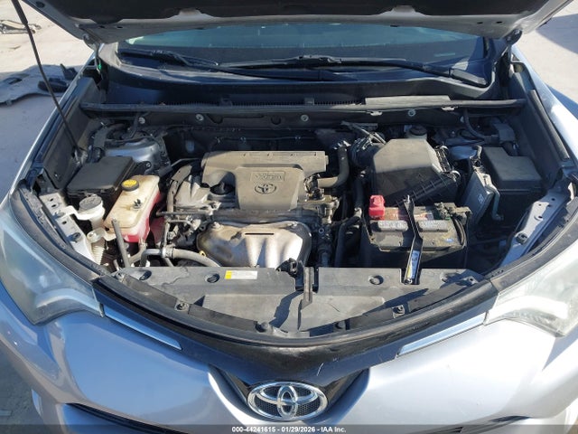 2T3ZFREV2GW301986 Toyota RAV4 LE