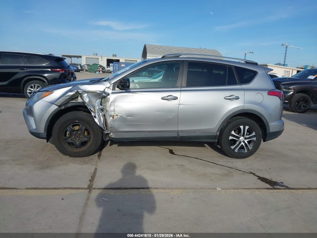 2T3ZFREV2GW301986 Toyota RAV4 LE