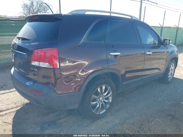 44241632 :رقم المزاد ، 5XYKU4A24BG052376 vin ، 2011 Kia Sorento Ex V6 مزاد بيع