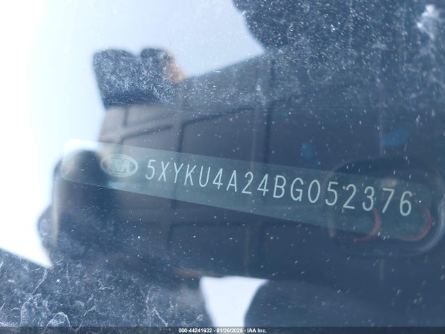 44241632 :رقم المزاد ، 5XYKU4A24BG052376 vin ، 2011 Kia Sorento Ex V6 مزاد بيع