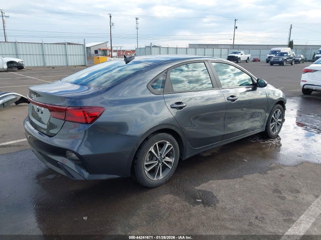 3KPF24ADXRE769087 KIA Forte Lxs