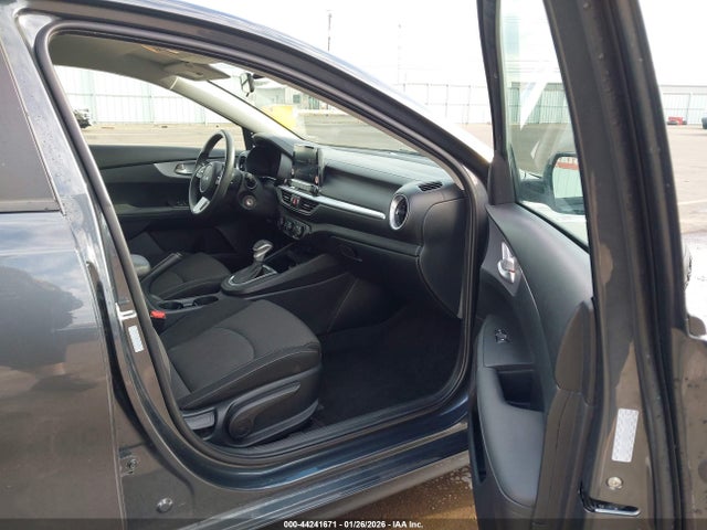 3KPF24ADXRE769087 KIA Forte Lxs