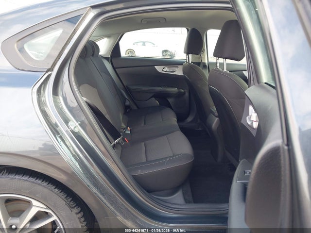 3KPF24ADXRE769087 KIA Forte Lxs