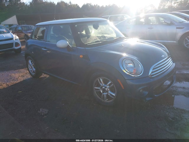Auction sale of the 2011 Mini Cooper, vin: WMWSU3C57BT096780, lot number: 44241899