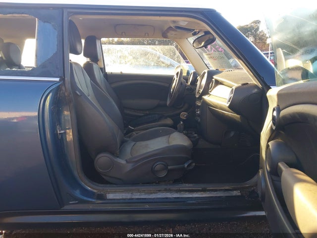 Продаж на аукціоні авто 2011 Mini Cooper, vin: WMWSU3C57BT096780, номер лоту: 44241899
