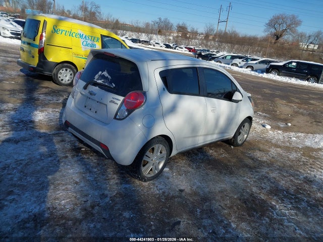 Chevrolet Spark 1lt Auto 2014 KL8CD6S90EC448995 Image 4