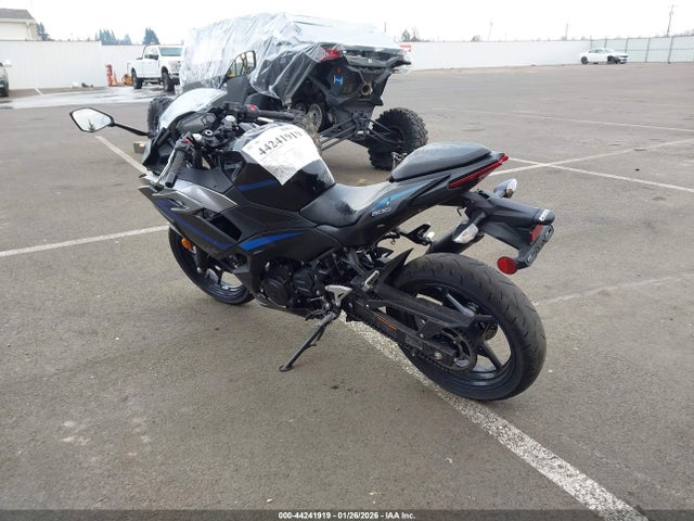 ML5EXGG19SDA45827 Kawasaki EX500