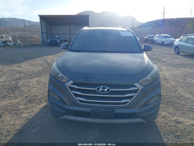 KM8J33A23HU496893 Hyundai Tucson Sport