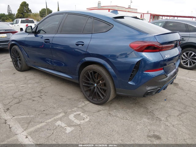 2021 BMW X6 5UXCY4C06M9G97556 Photo 2