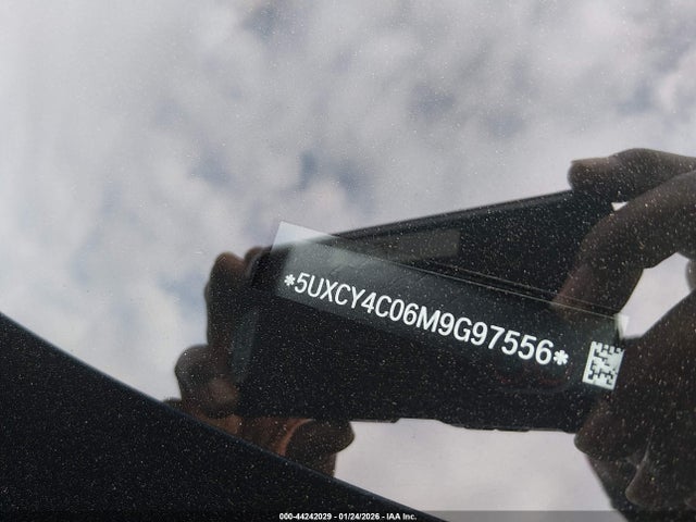 2021 BMW X6 5UXCY4C06M9G97556 Photo 8