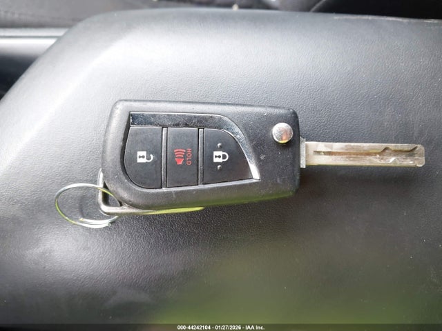 NMTKHMBX9MR132971 Toyota C-HR LE