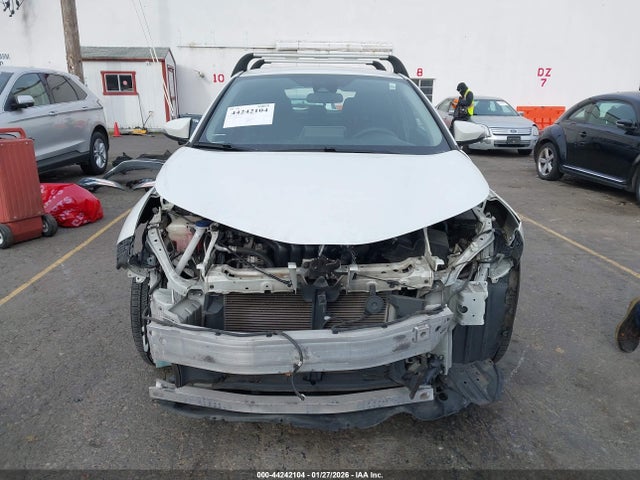 NMTKHMBX9MR132971 Toyota C-HR LE