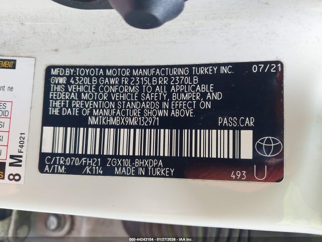 NMTKHMBX9MR132971 Toyota C-HR LE