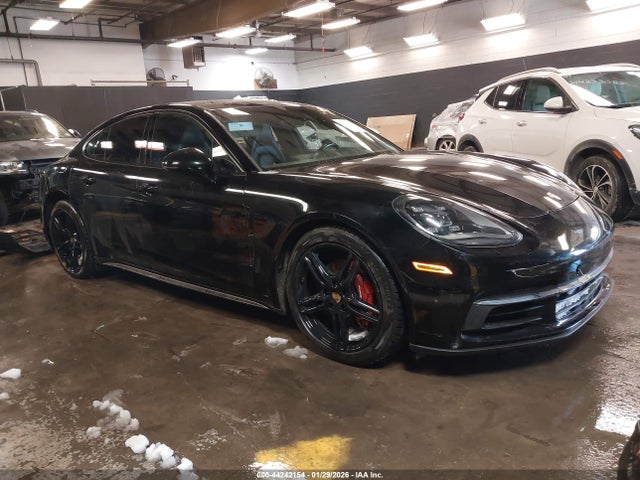 44242154 :رقم المزاد ، WP0AA2A77LL101631 vin ، 2020 Porsche Panamera 4 مزاد بيع