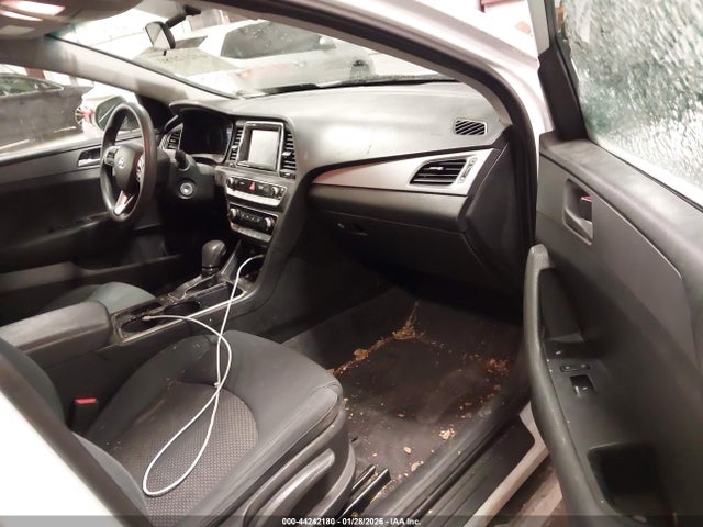 44242180 :رقم المزاد ، 5NPE24AF4KH760111 vin ، 2019 Hyundai Sonata Se مزاد بيع