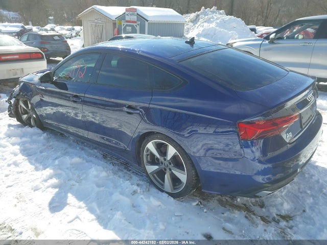 2021 AUDI A5 SPORTBACK WAUFACF54MA040770 Photo 2