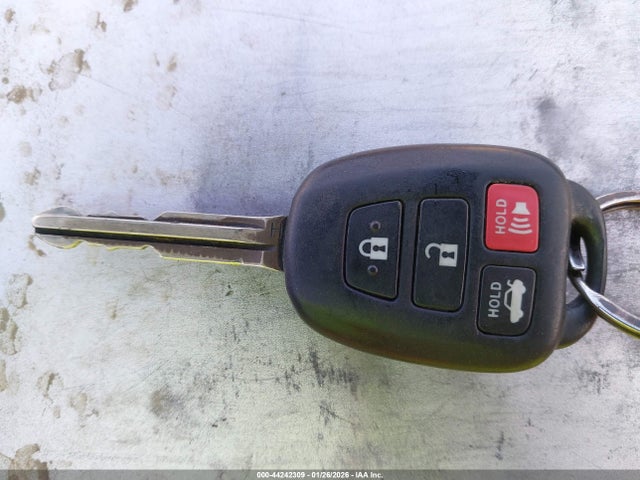4T1BF1FK4FU904727 Toyota CAMRY SE