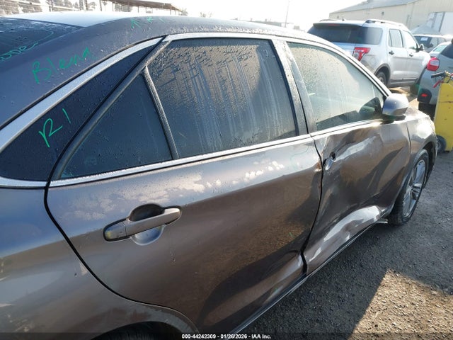 4T1BF1FK4FU904727 Toyota CAMRY SE
