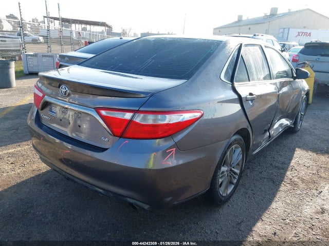 4T1BF1FK4FU904727 Toyota CAMRY SE