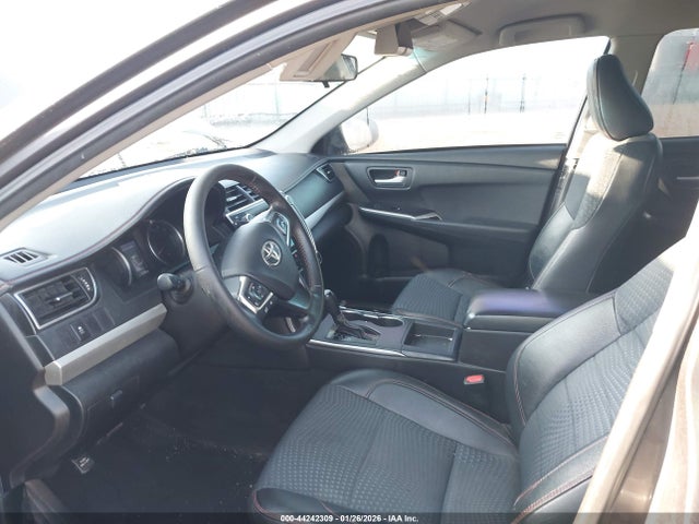4T1BF1FK4FU904727 Toyota CAMRY SE