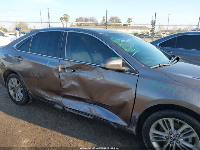 4T1BF1FK4FU904727 Toyota CAMRY SE